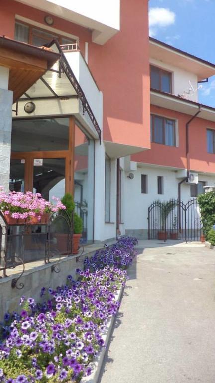 Happy Ring Guest Rooms Haskovo Exterior foto